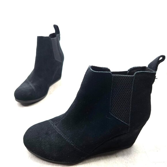 Toms Ankle Wedge Booties Sz 6 Black Suede Comfort Western Desert Chelsea Boots - Picture 1 of 10